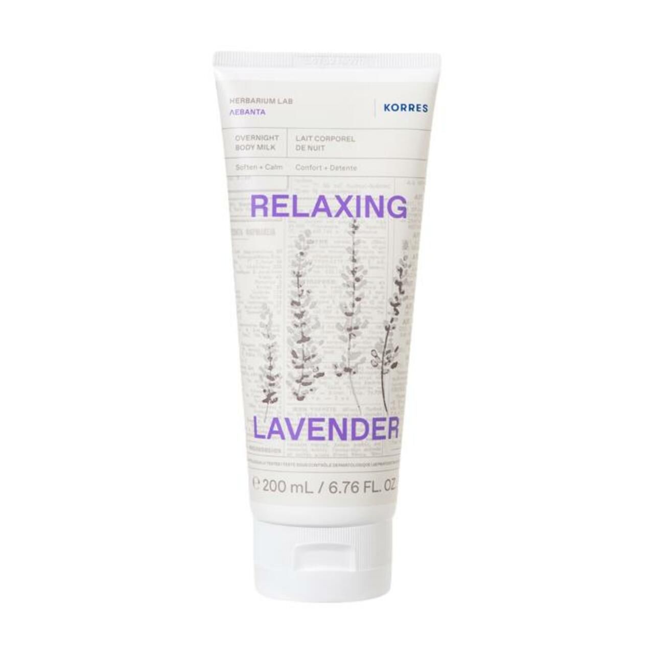 Tube blanche avec texte violet "Relaxing Lavender". Logo KORRES en haut. Texte "Overnight Body Milk". Illustrations de fleurs de lavande.
