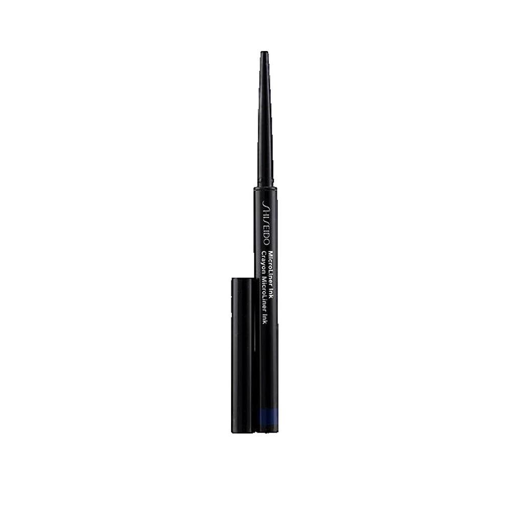 Zwarte eyeliner-pen met open dop. Opschrift: Shiseido. Productnaam: MicroLiner Ink 04.