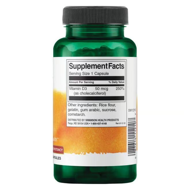 Achterkant van de groene fles. Label met voedingsfeiten voor vitamine D3. Bevat andere ingrediënten.