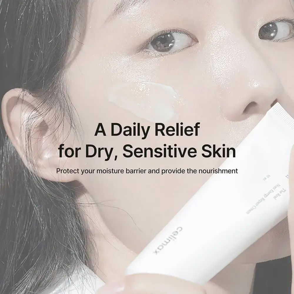 Close-up van een persoon die crème op het gezicht aanbrengt. Tekst: A Daily Relief for Dry, Sensitive Skin. Productnaam: Noni Cream.