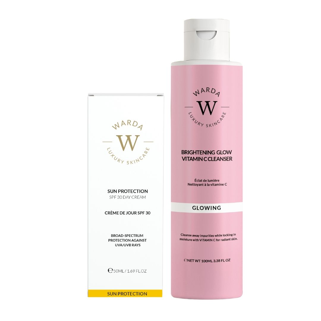 Flacon rose et boîte blanche. Inscription : Warda Luxury Skincare, Vitamin C Cleanser, SPF 30 Day Cream. Protection solaire.