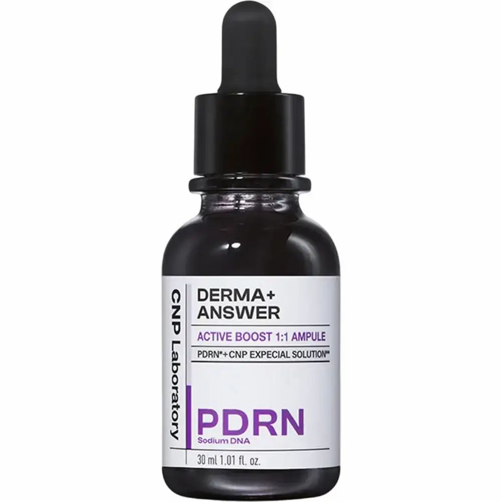 Donkere glazen fles met pipet. Label met tekst: DERMA+ ANSWER, PDRN, CNP Laboratory. 30 ml.