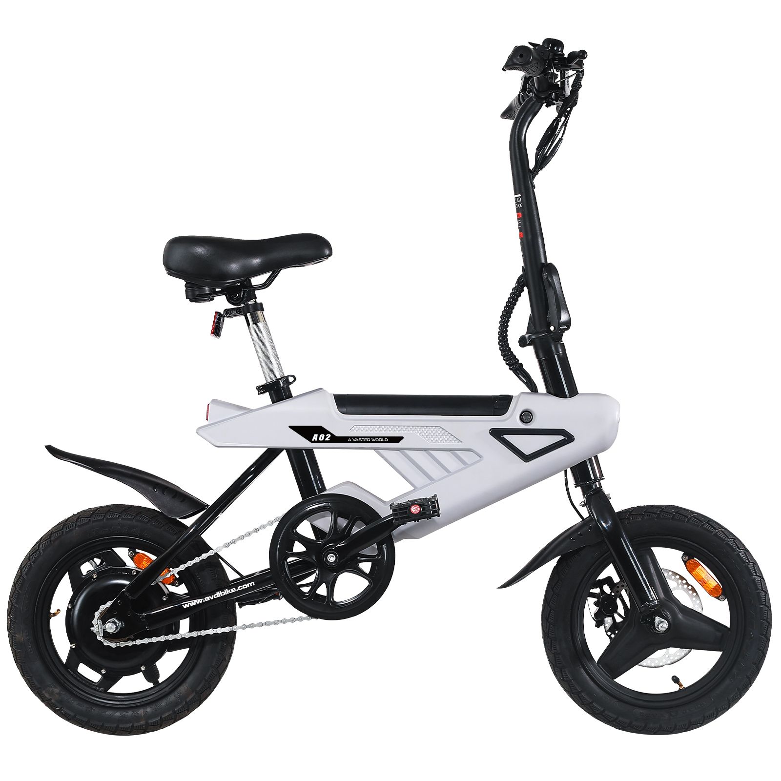 Vélo électrique pliable A02, blanc et noir. Roues de 14 pouces, selle noire, garde-boue. Freins à disque. Vue latérale.