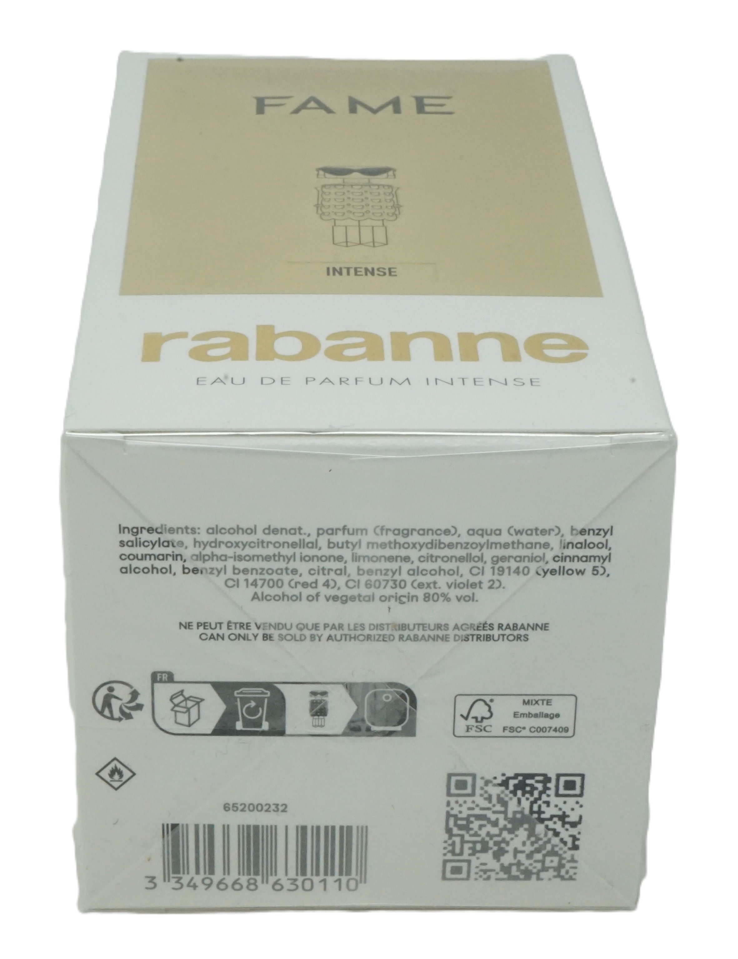 Achterkant van de witte verpakking. Bevat ingrediënten, recyclingsymbolen, QR-code en barcode.