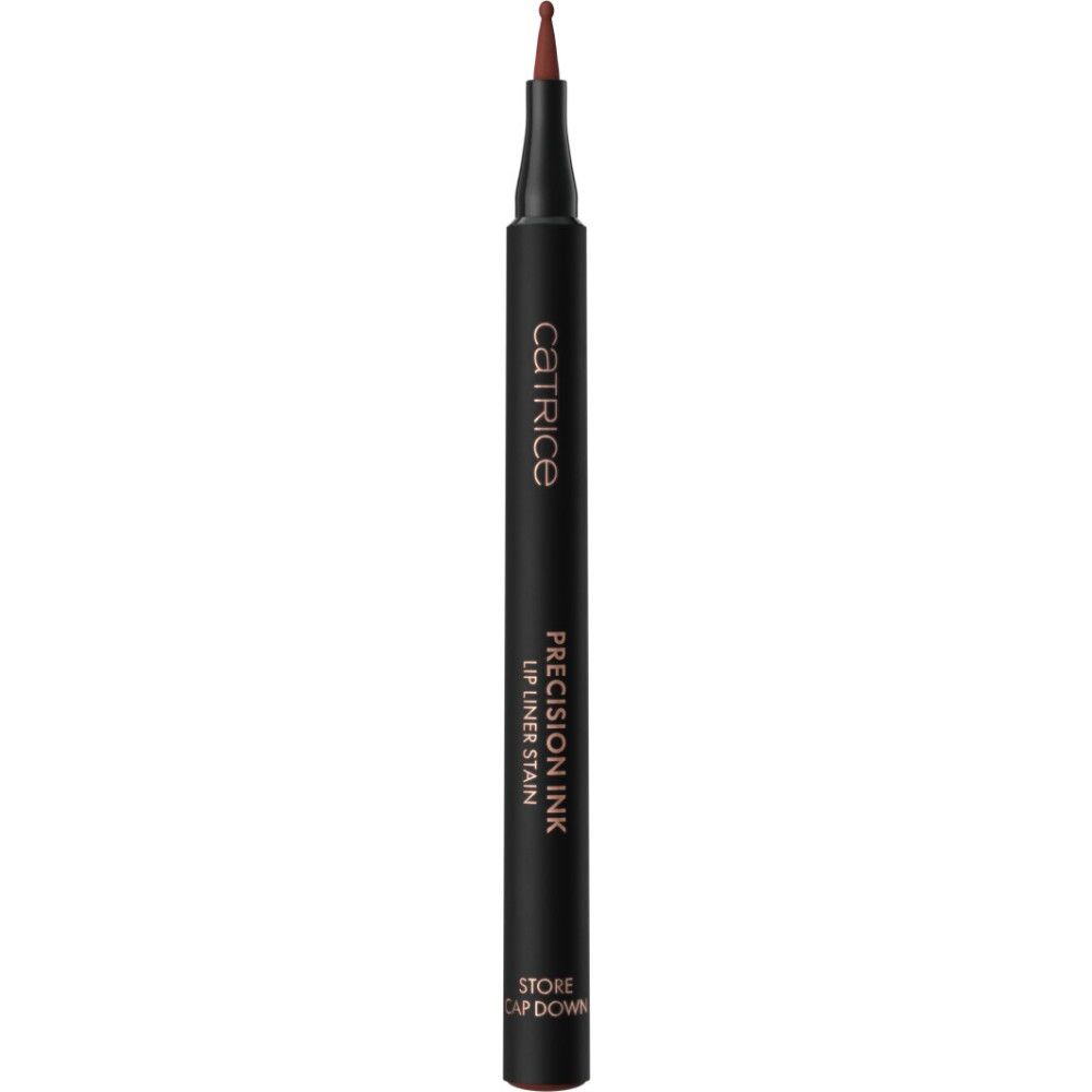 Zwarte applicatorpen met fijne punt voor lipcontouren. Tekst: CATRICE PRECISION INK LIP LINER STAIN.
