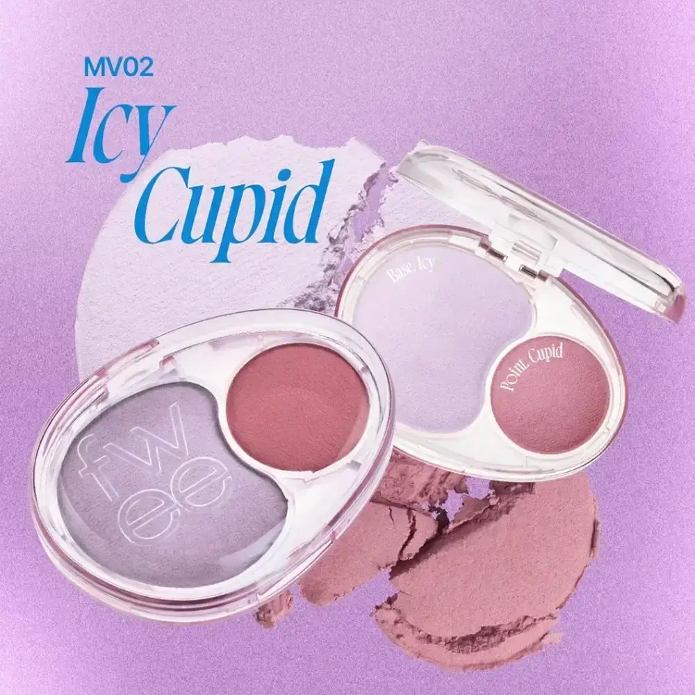 Twee FWEE Mellow Dual Blusher MV02 Icy Cupid. Ovale behuizing met twee tinten. Tekst en productnamen zichtbaar.