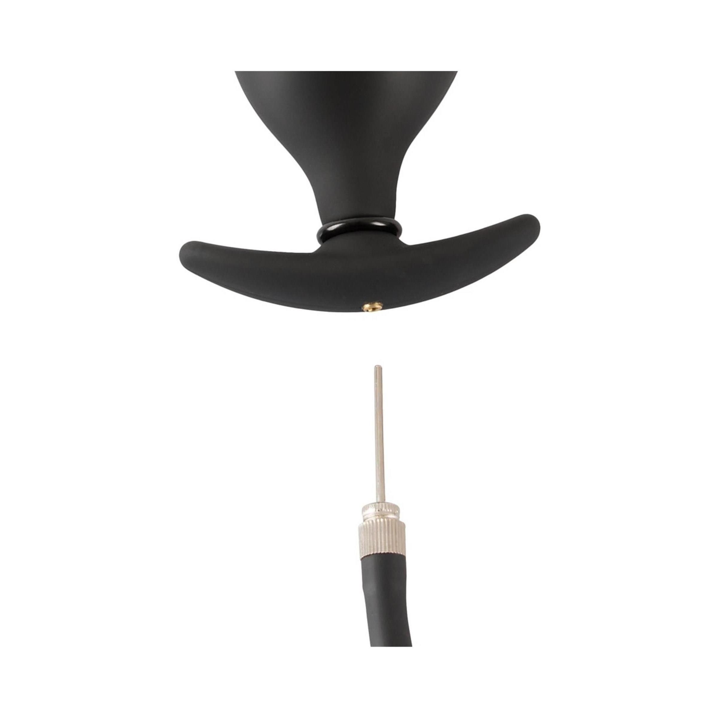 Opblaasbare plug met T-handvat en pomp, op witte achtergrond.