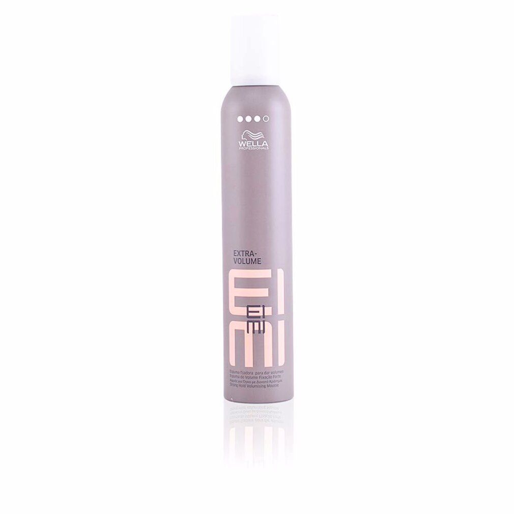 Haarmoussefles met witte dop. Opschrift: EIMI EXTRA VOLUME. Merk: Wella.