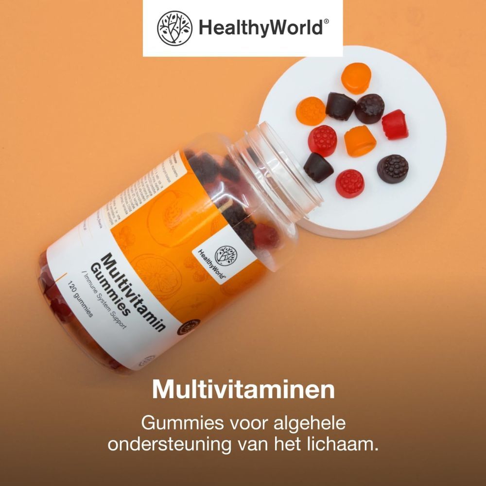 Fles met gummies en losse gummies op wit bord. Tekst: Multivitaminen Gummies. Oranje achtergrond.