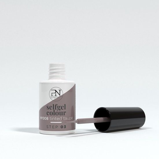 Flacon PN Selfgel Vernis Semi-Permanent, N8 Tinted Taupe. Pinceau à côté. Inscription: selfgel colour, Step 03.