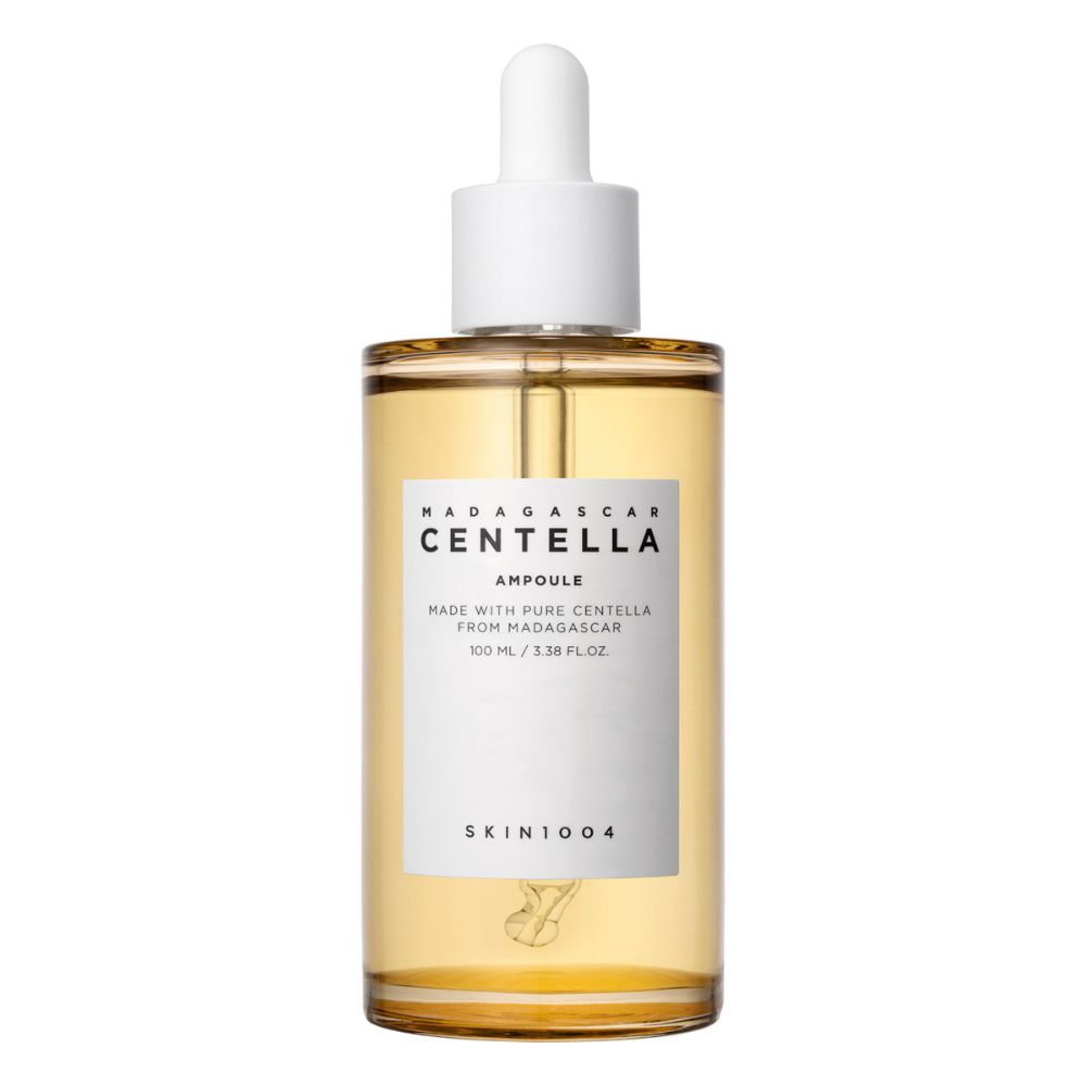 Flesje SKIN1004 Madagascar Centella Ampoule met pipet, heldere vloeistof.