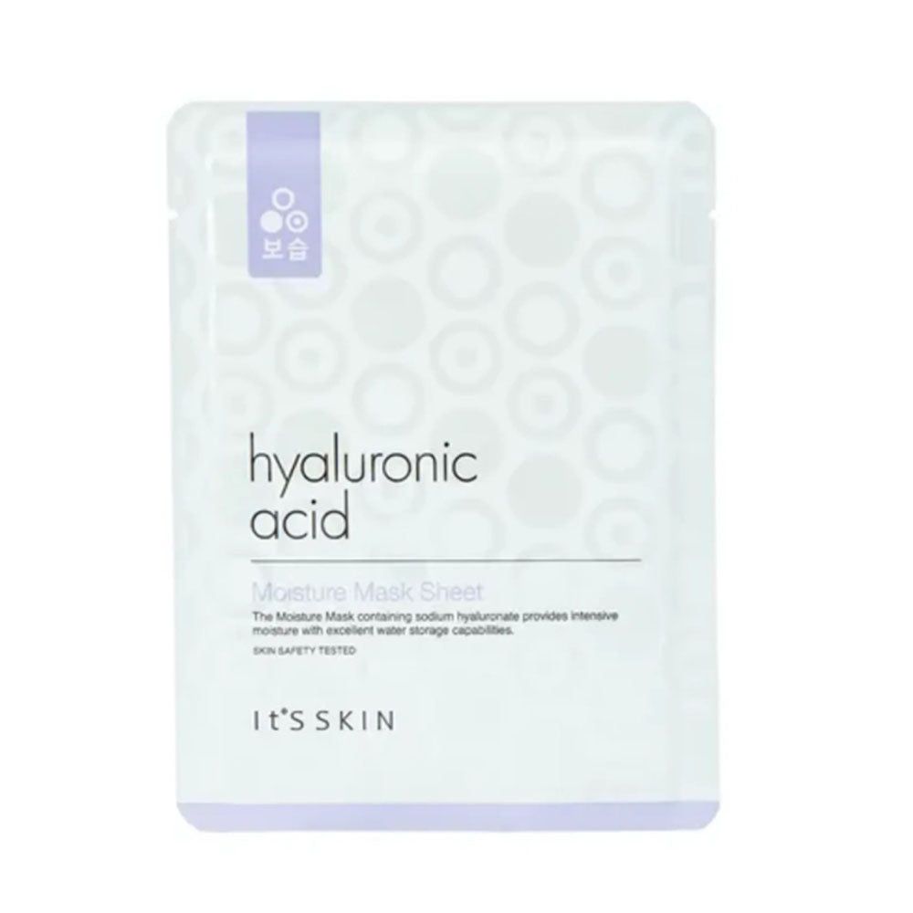 Verpakking gezichtsmasker. Tekst: Hyaluronic acid, Moisture Mask Sheet, It's SKIN. Lichtgrijze achtergrond met cirkels.
