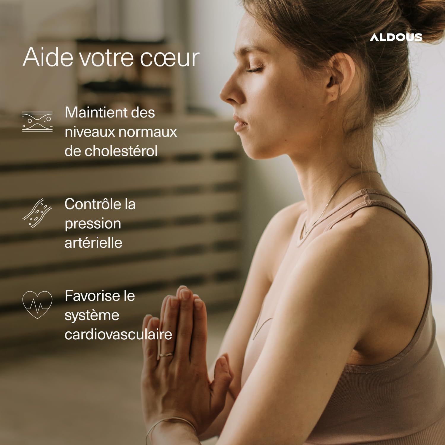 Femme en position de méditation avec texte sur la santé cardiaque, le cholestérol et la tension artérielle.