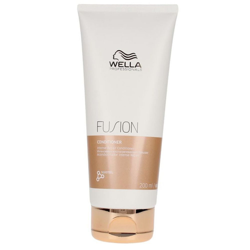 Witte tube met Wella-logo en "FUSION Conditioner". Bevat 200 ml. Onderkant koperkleurig.