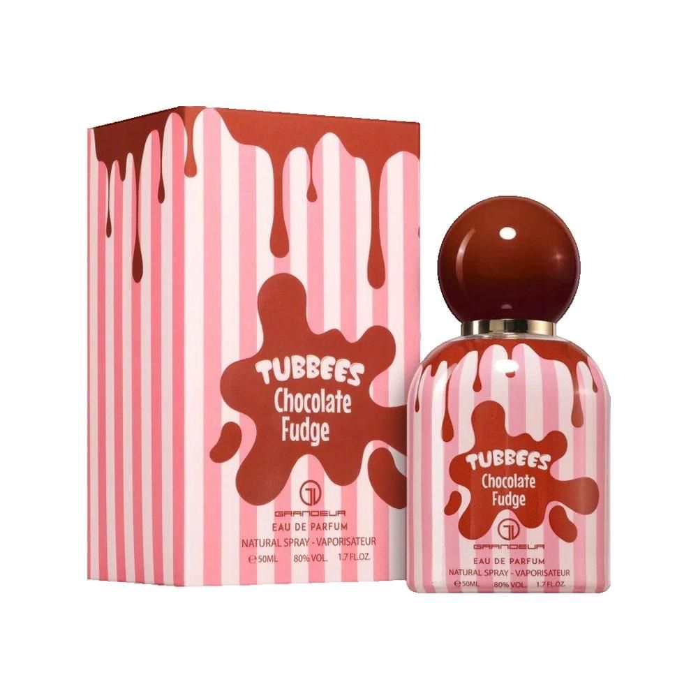 Flacon de parfum et emballage à rayures roses avec impression Fudge au chocolat. Bouchon marron. Texte: Tubbees Chocolate Fudge.
