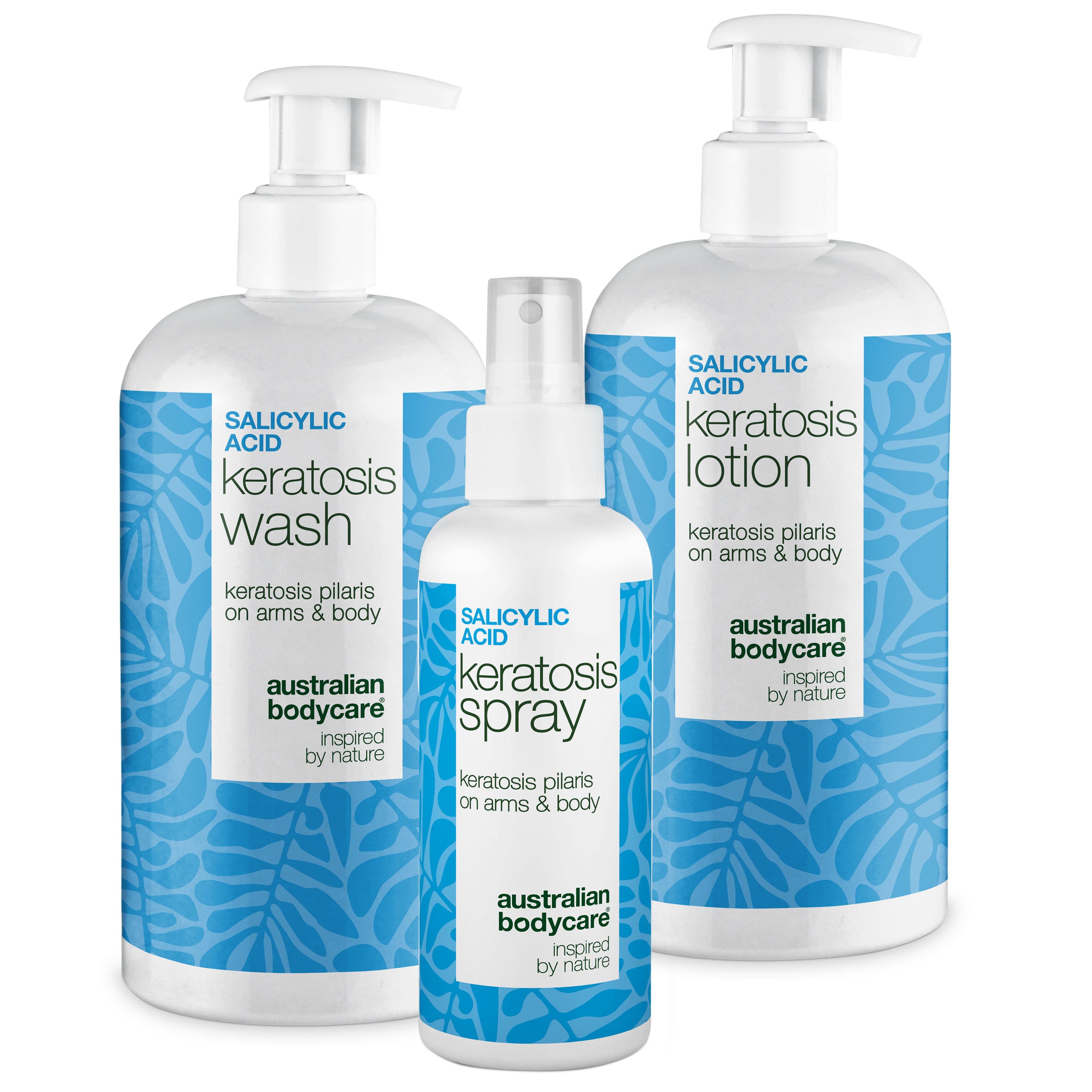 Drie witte flessen met etiketten. Opschrift: Salicylzuur, keratosis, wash, spray, lotion. Merk: Australian Bodycare.