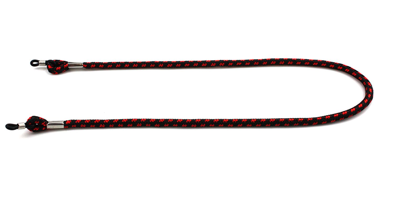 Cordon de lunettes, corde tressée rouge et noire, extrémités métalliques, boucles noires. Vue de dessus, fond blanc.
