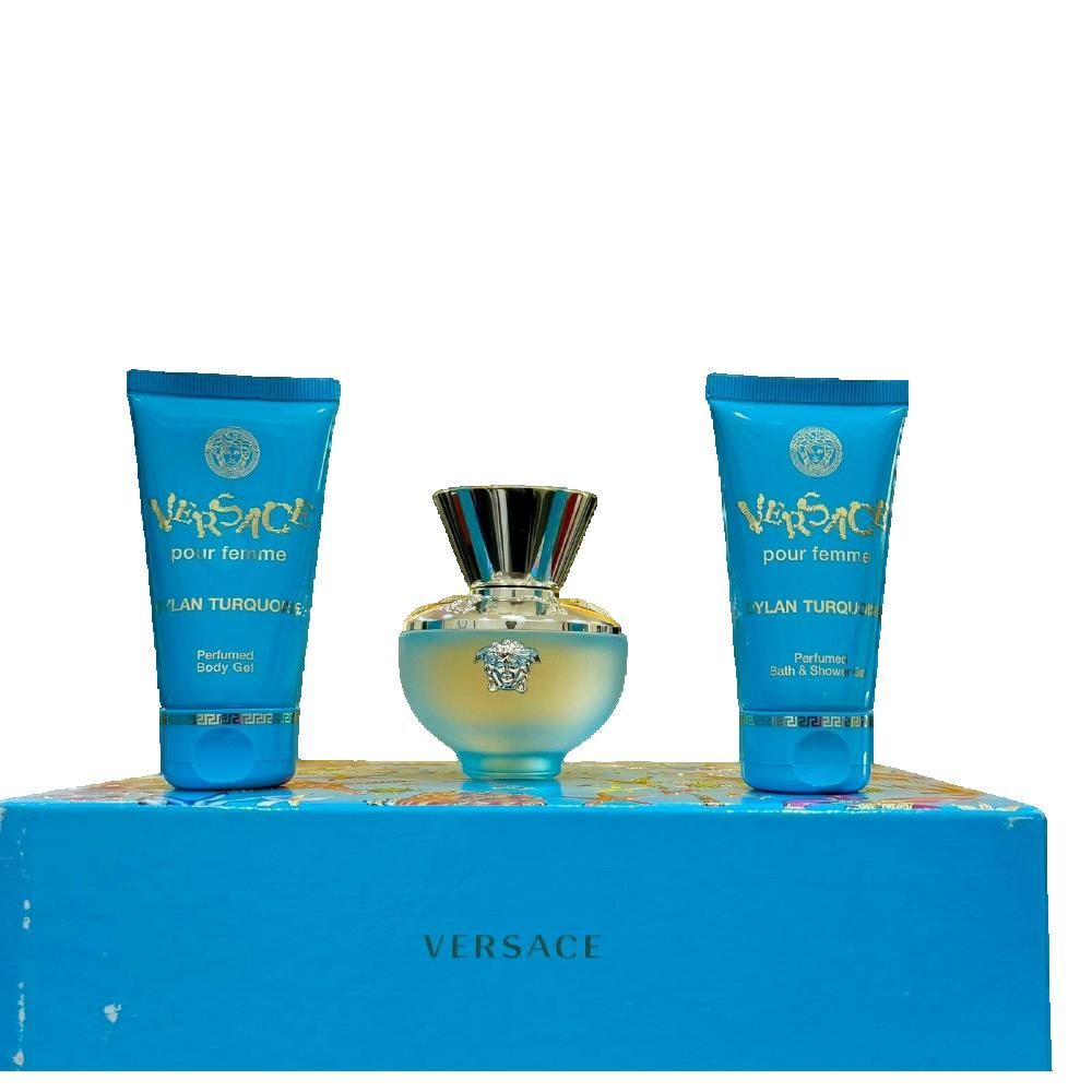 Turquoise geschenkverpakking Versace. Parfum, twee tubes bodygel en opschrift Versace.