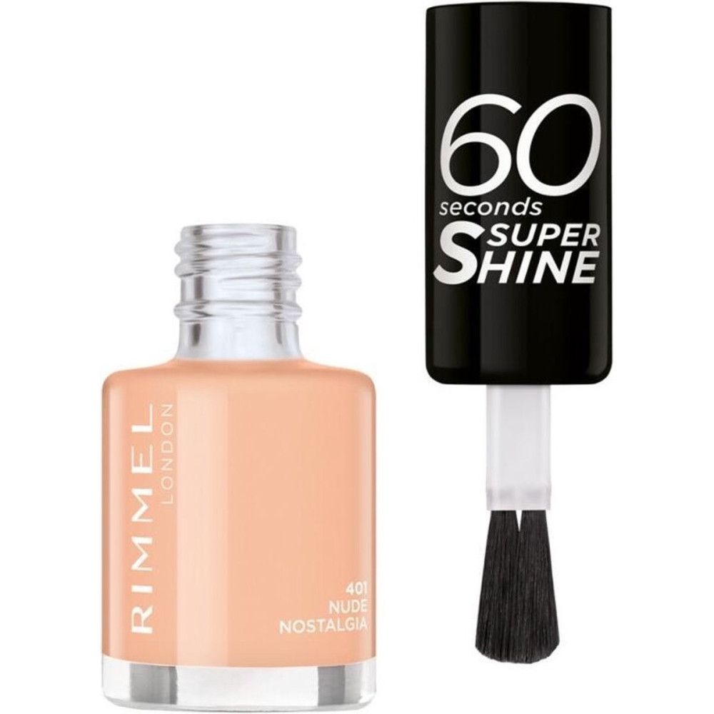 Flacon de vernis à ongles ouvert avec pinceau. "Rimmel London" est écrit sur le flacon. Le vernis est beige clair. "60 seconds SUPER SHINE" sur le bouchon.