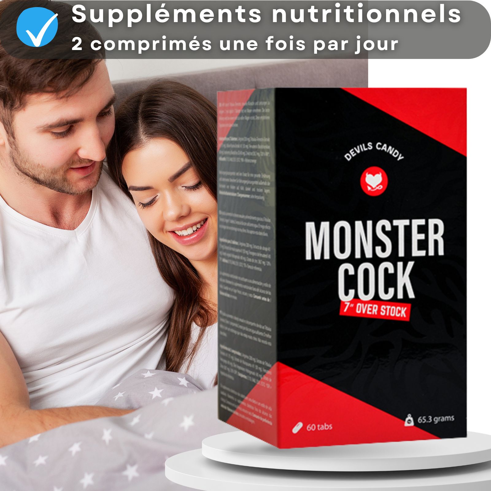 Couple au lit. Boîte avec MONSTER COCK. Texte : 2 comprimés par jour.