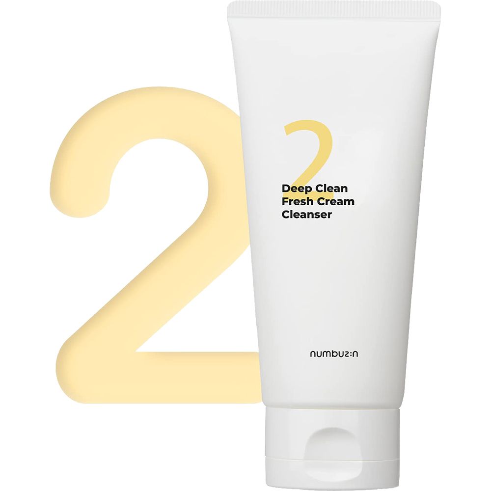 Witte tube met gele "2" en tekst "Deep Clean Fresh Cream Cleanser". Grote gele "2" ernaast.
