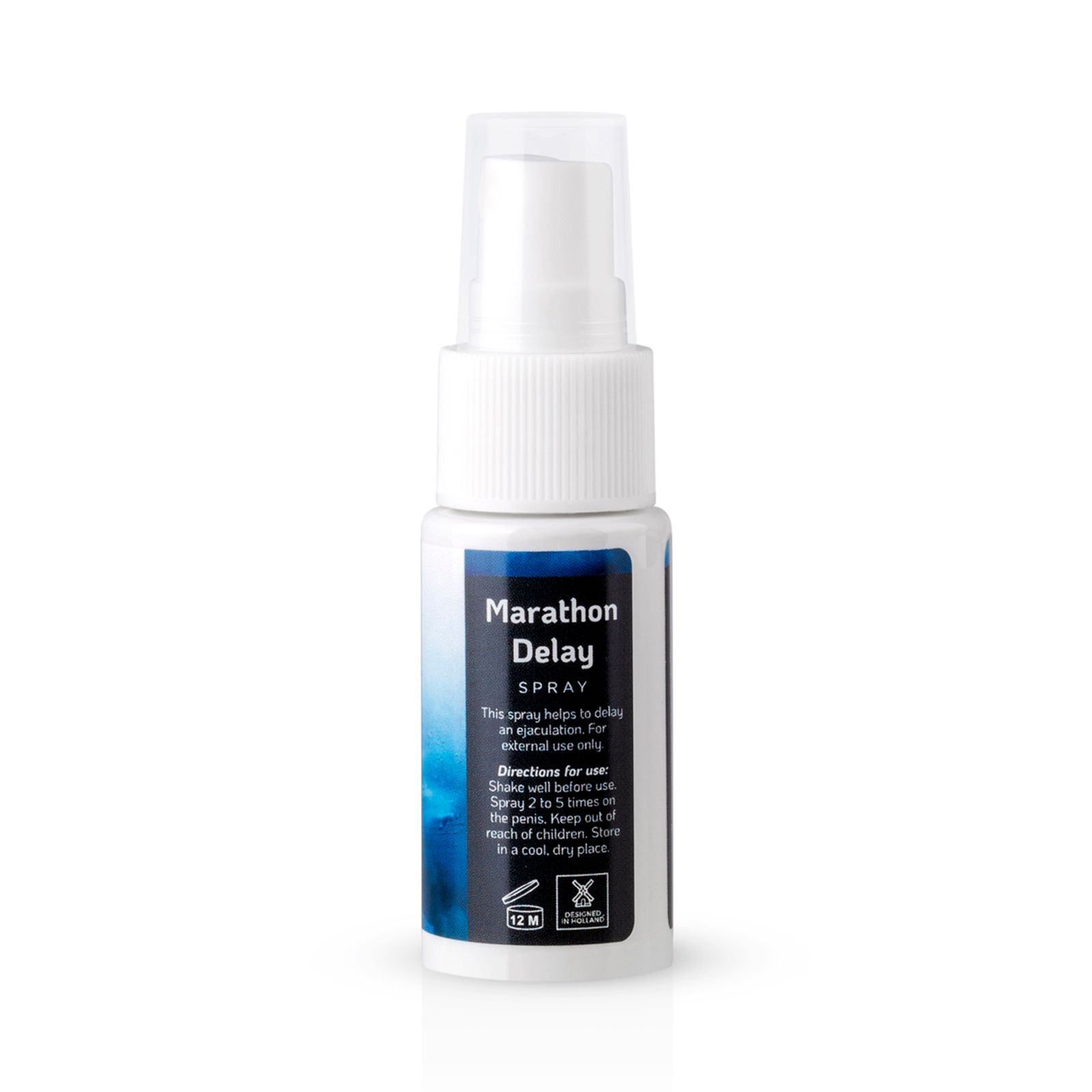 Flacon spray blanc avec étiquette bleue. Texte : Marathon Delay Spray. Contient des instructions. Symbole 12M.