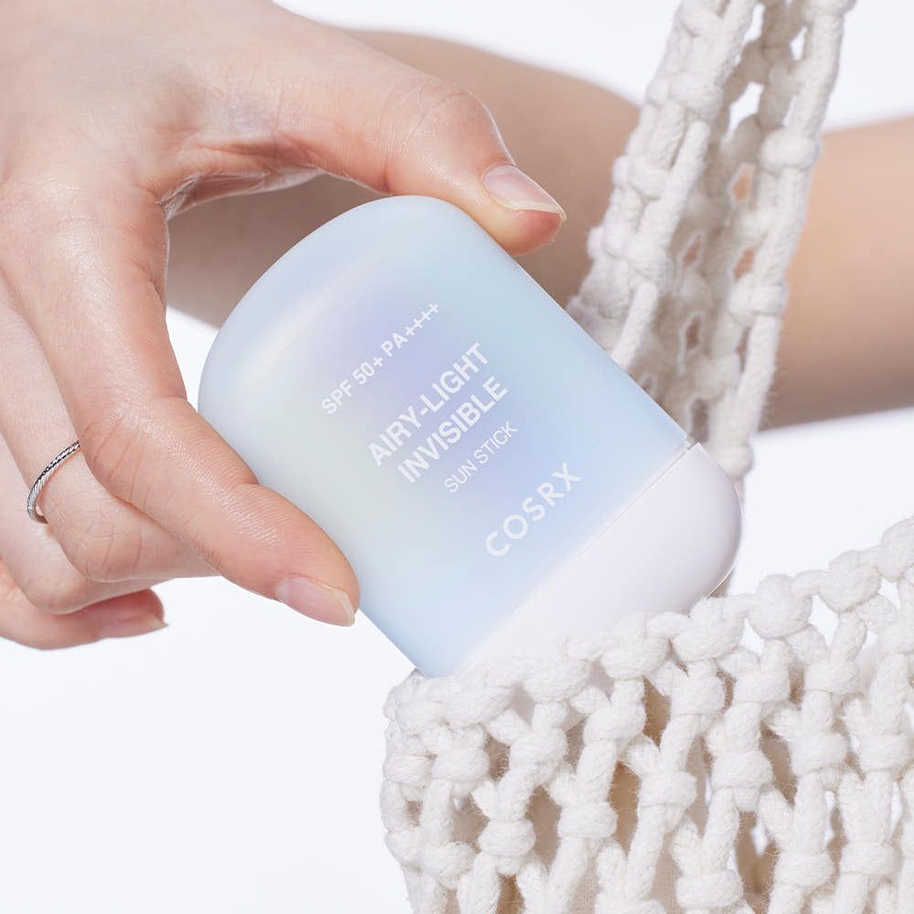COSRX Airy-Light Invisible Sun Stick met SPF 50+ PA++++.