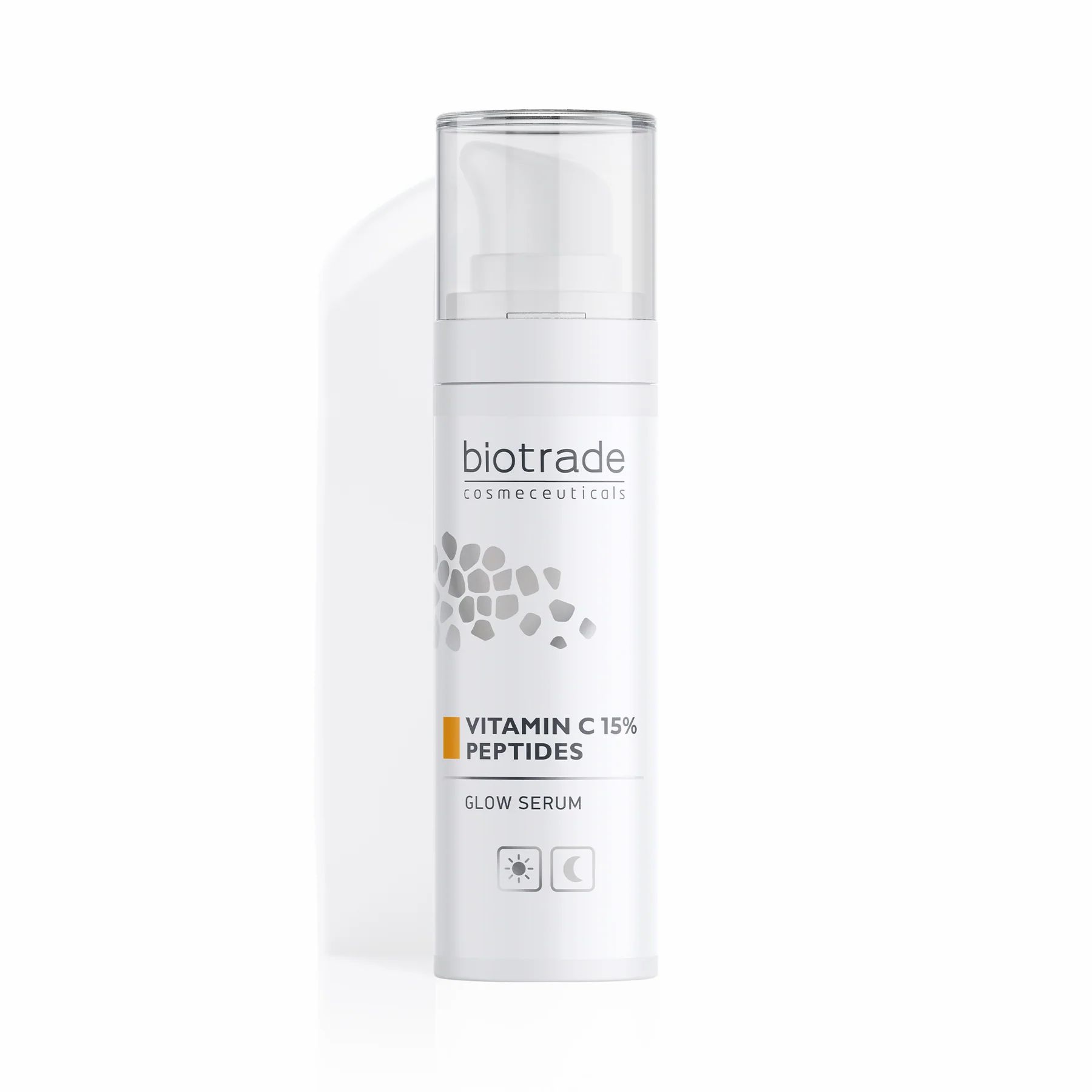 Sérum Biotrade Vitamin C 15% Peptides Glow. Flacon blanc avec pompe, nom du produit et logo.