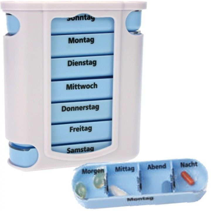 Tour à pilules blanche avec sept compartiments journaliers. Compartiments bleus avec inscriptions des jours de la semaine. Pilulier bleu à quatre compartiments.