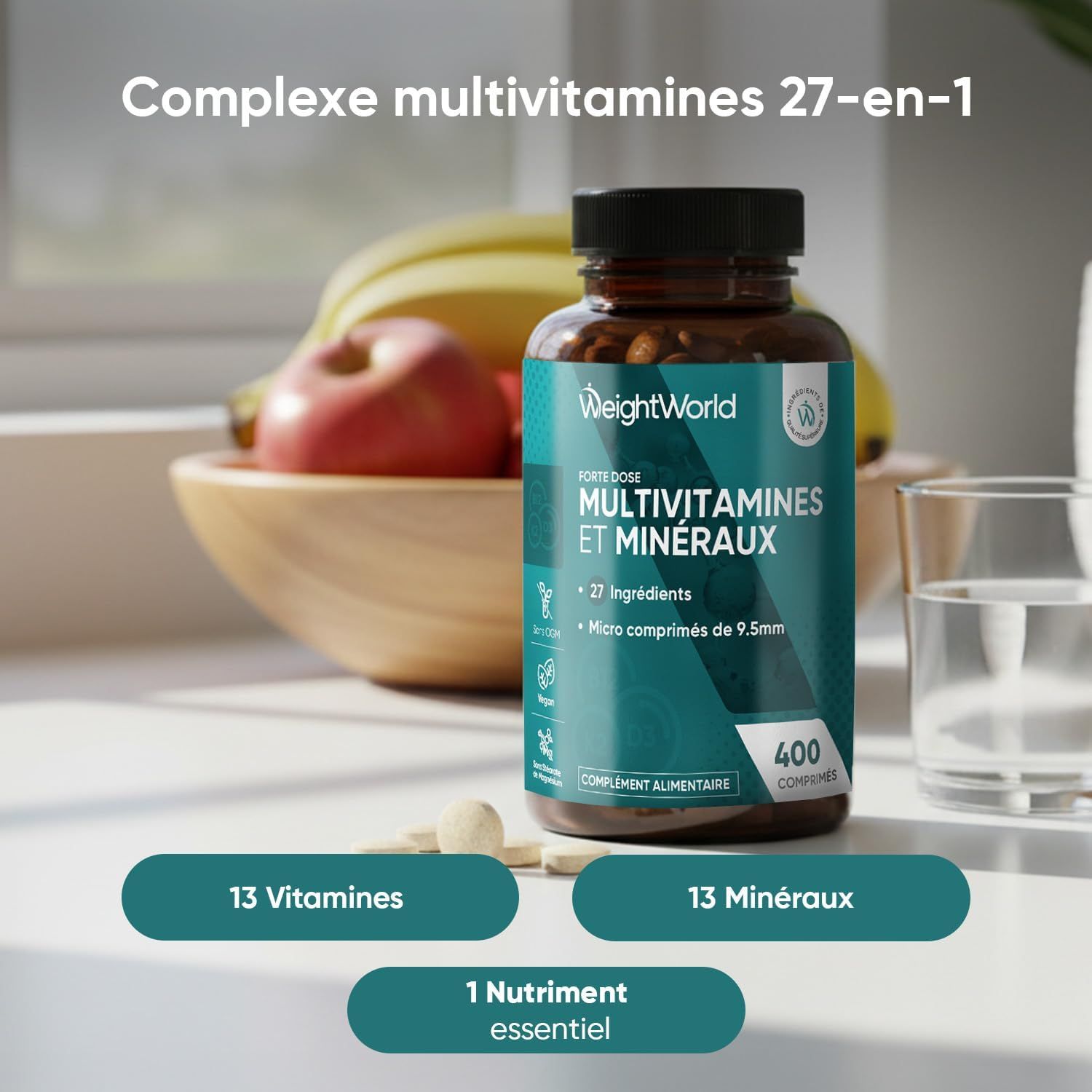 Bouteille de Multivitamines et Minéraux dans un environnement de cuisine avec des fruits.