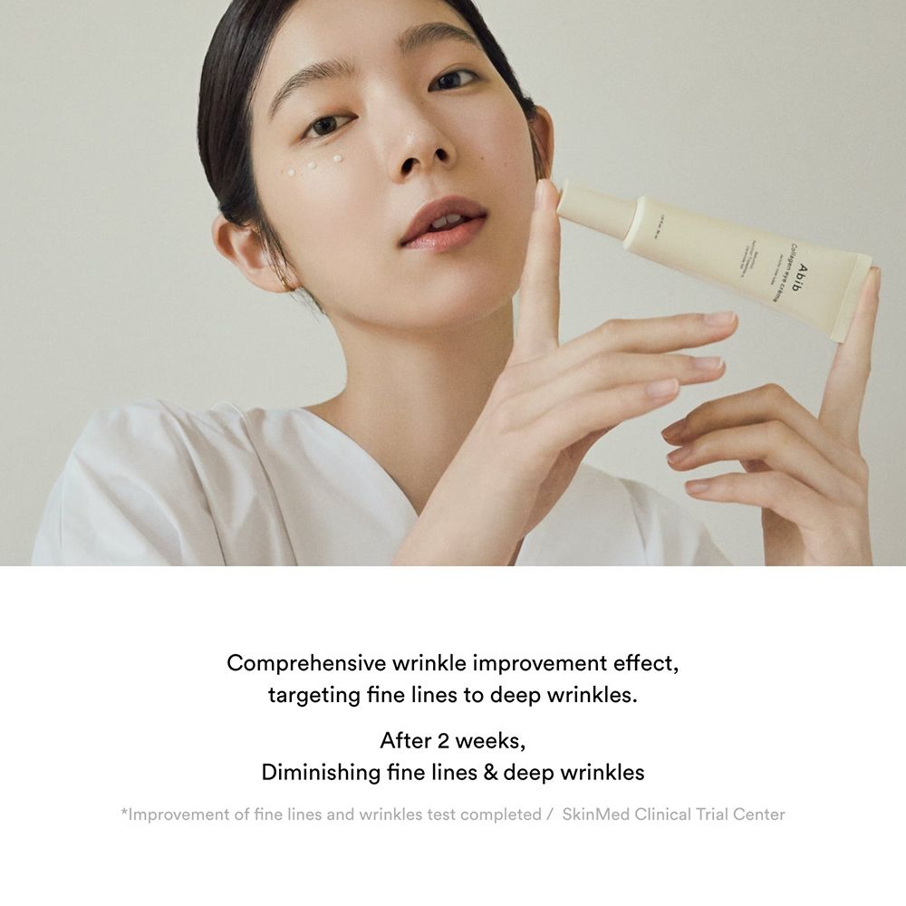 Vrouw wijst naar haar oog. Opschrift: Abib Collagen eye crème. Tekst: Verbetering fijne lijntjes en rimpels na 2 weken.