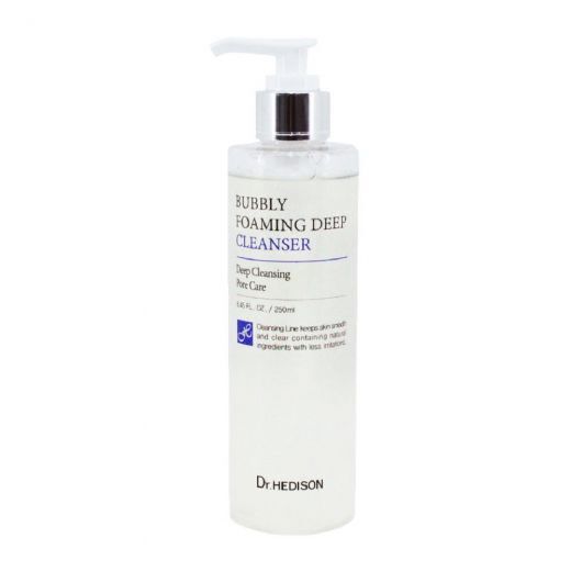 Flacon transparent avec pompe. Inscription : Bubbly Foaming Deep Cleanser. Marque : Dr. Hedison.