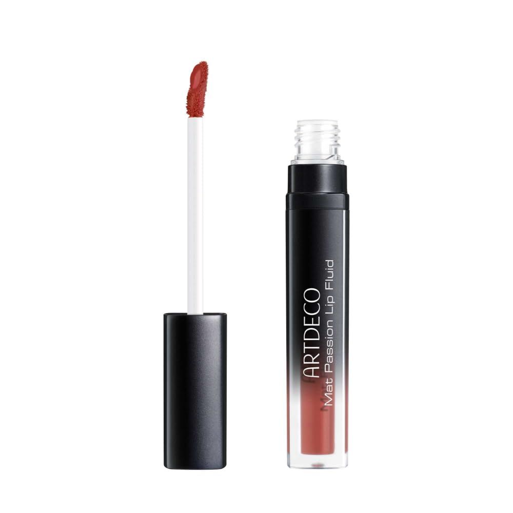 Artdeco Mat Passion Lip Fluid. Zwarte huls, geopend. Applicator zichtbaar. Productkleur.
