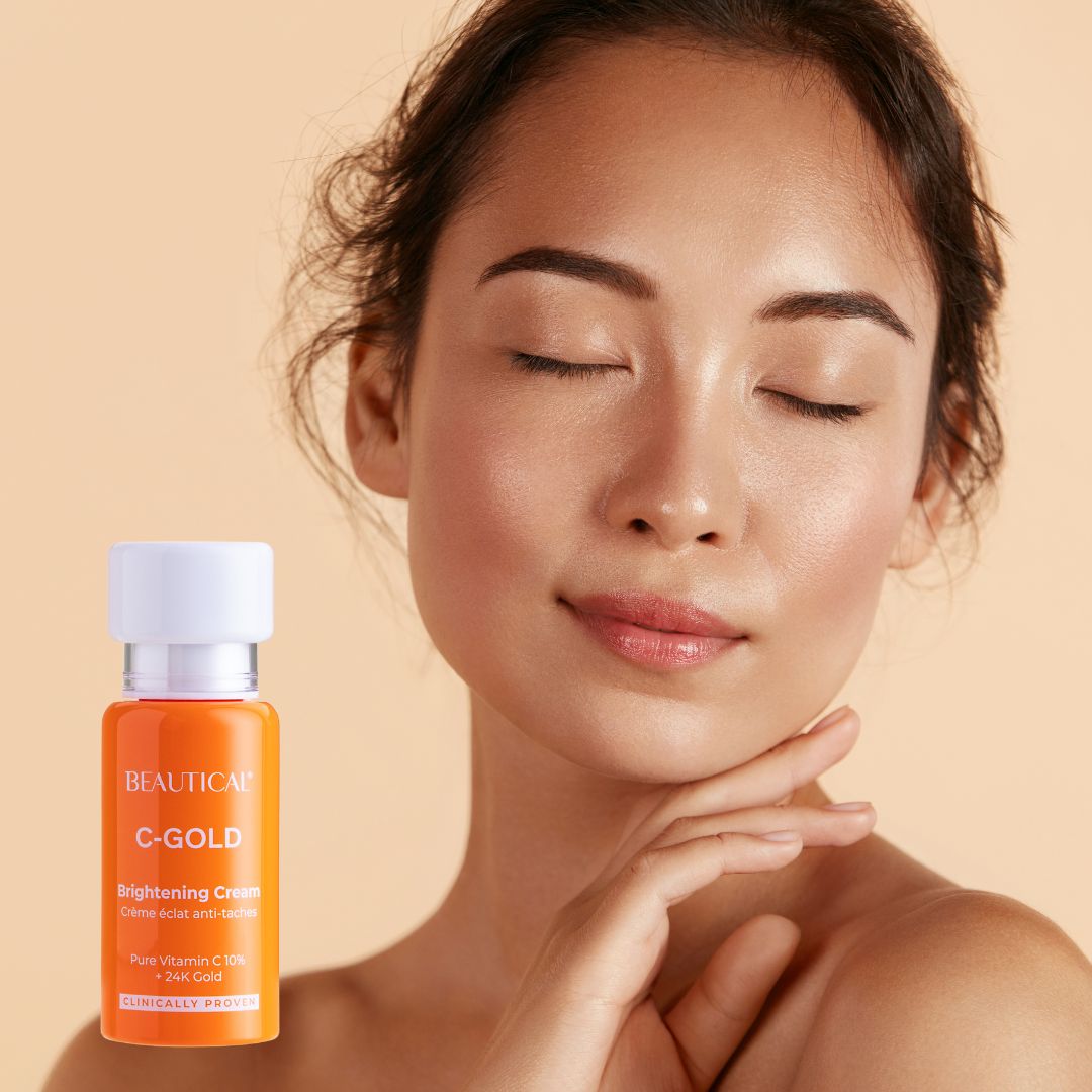 Vrouw met gesloten ogen. Productfles: BEAUTICAL C-GOLD Brightening Cream.