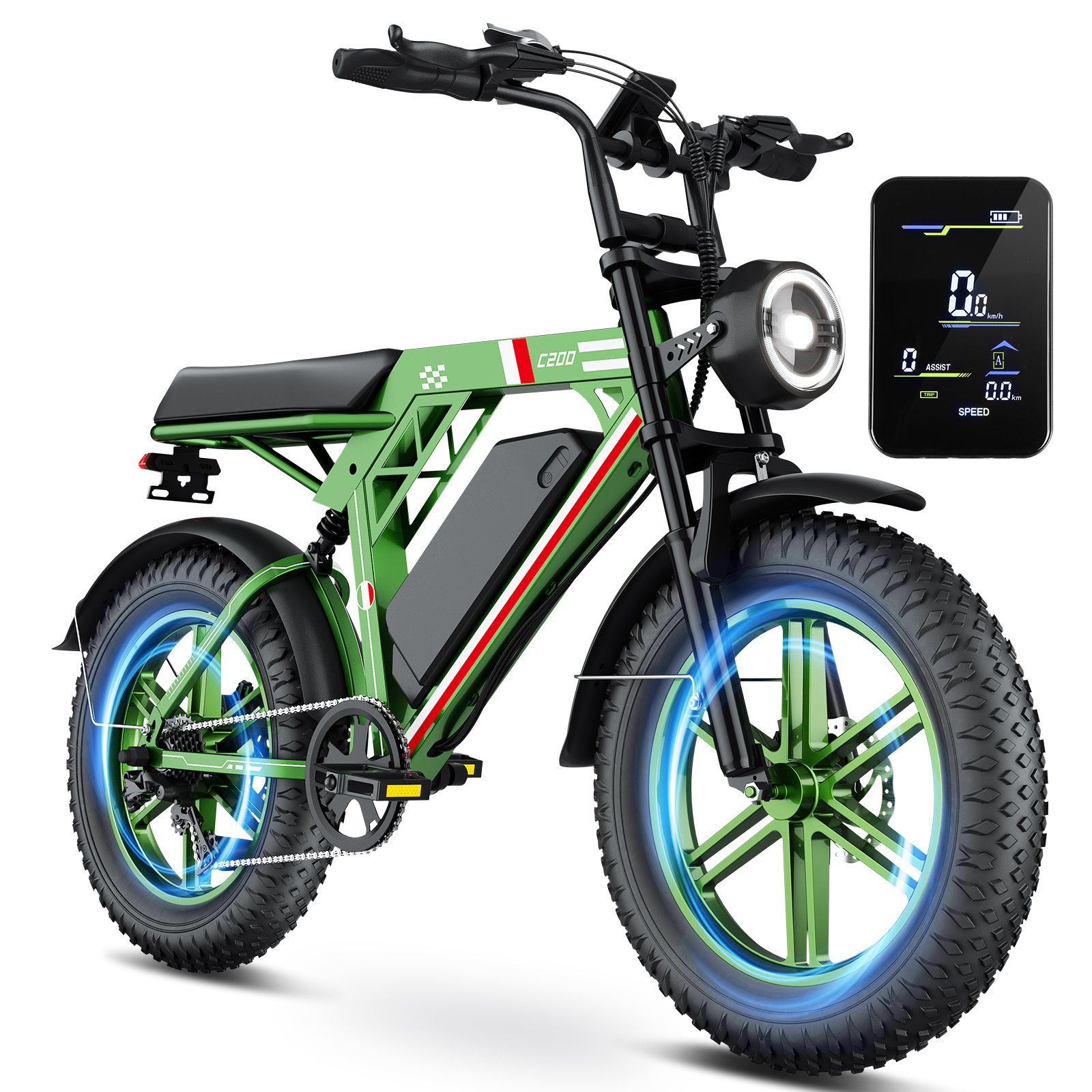 Vélo électrique vert avec pneus larges, phare avant et écran numérique. Batterie sur le cadre. Garde-boue noirs.