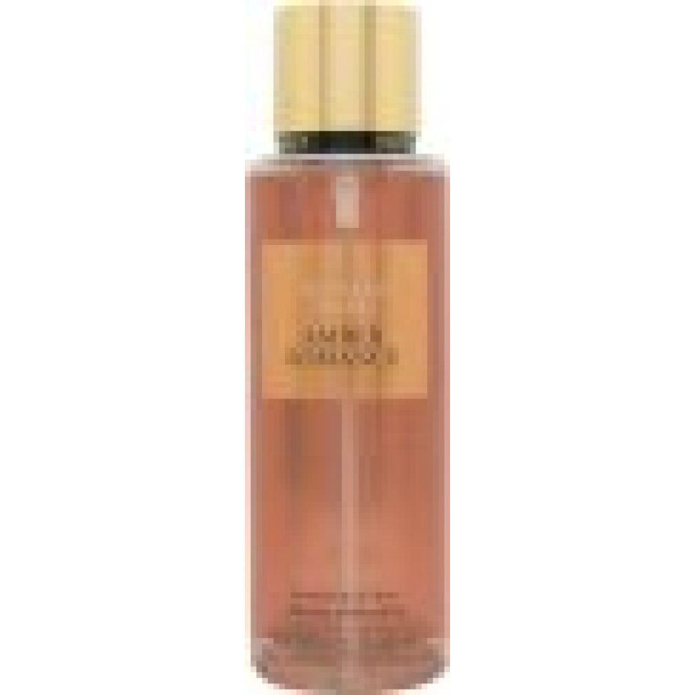 Body spray met goudkleurige dop. Opschrift: Amber Romance. Transparante vloeistof.