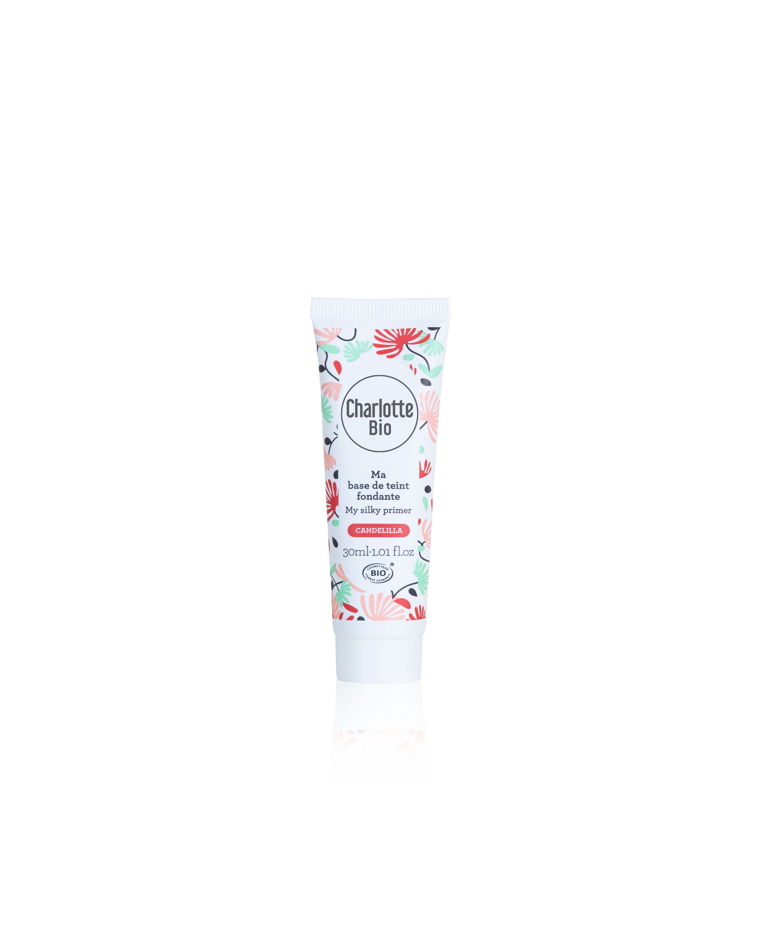 Tube de crème avec motif floral. Inscription: Charlotte Bio, Ma base de teint fondante, My silky primer. Contenance: 30ml.