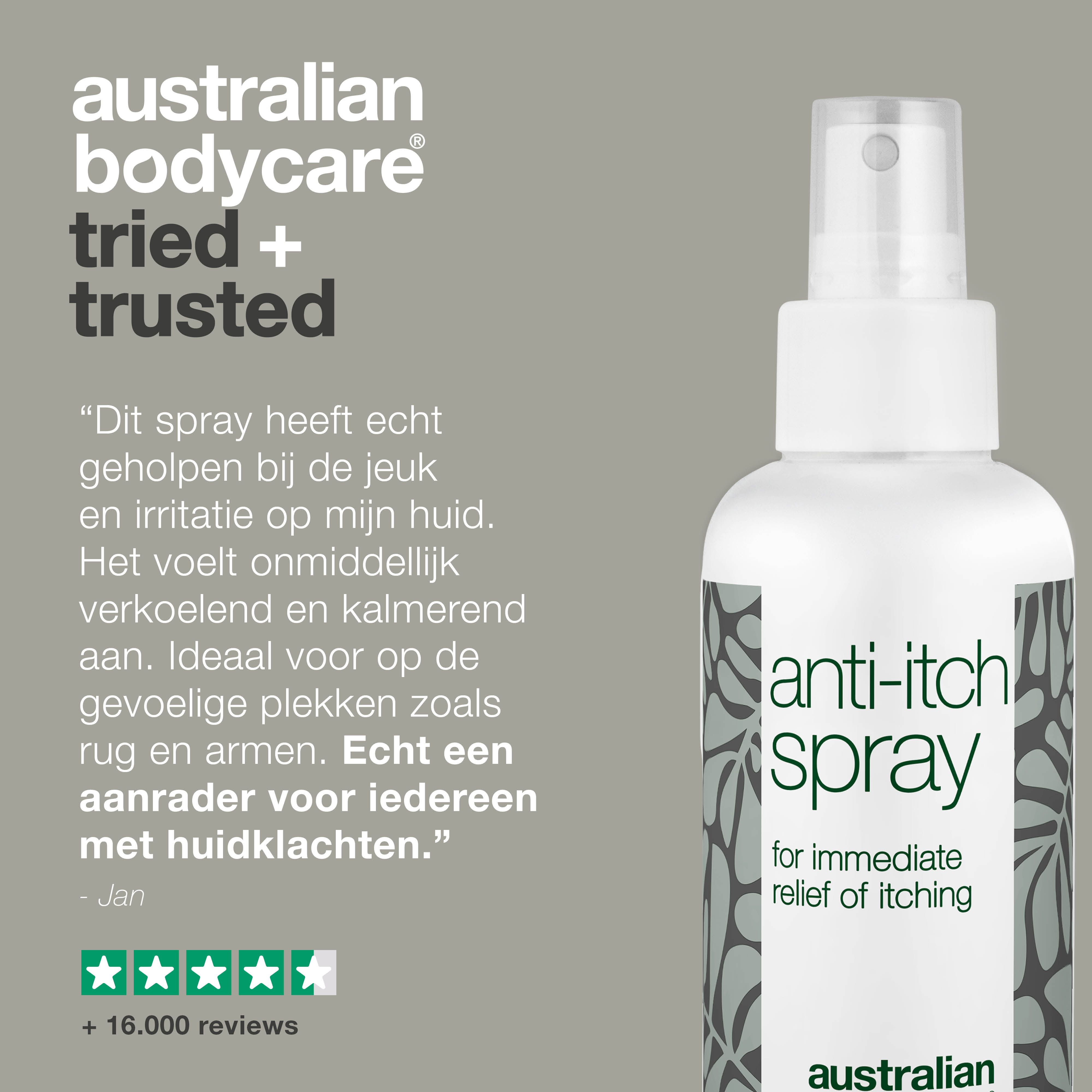 Spray tegen jeuk met tekst en 5 sterren. Citaat: 'Deze spray heeft echt verlicht'.