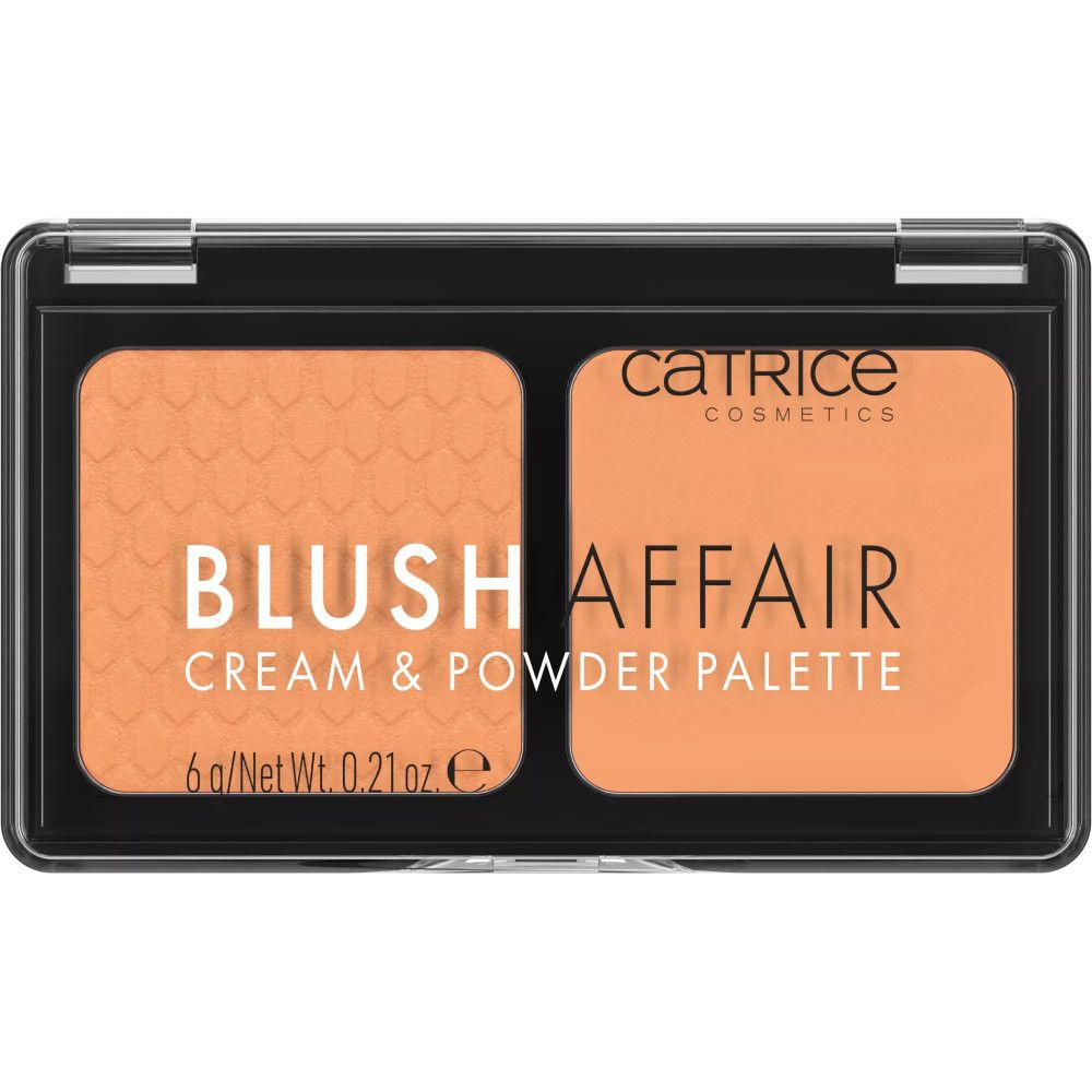 Palette de blush orange avec deux teintes. Une surface gaufrée, l'autre lisse. Cadre noir, couvercle transparent. Texte.