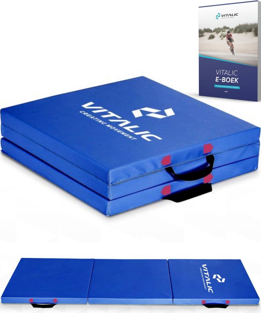 Tapis de yoga bleu plié avec logo VITALIC. Couverture d'e-book en arrière-plan. Poignées rouges.