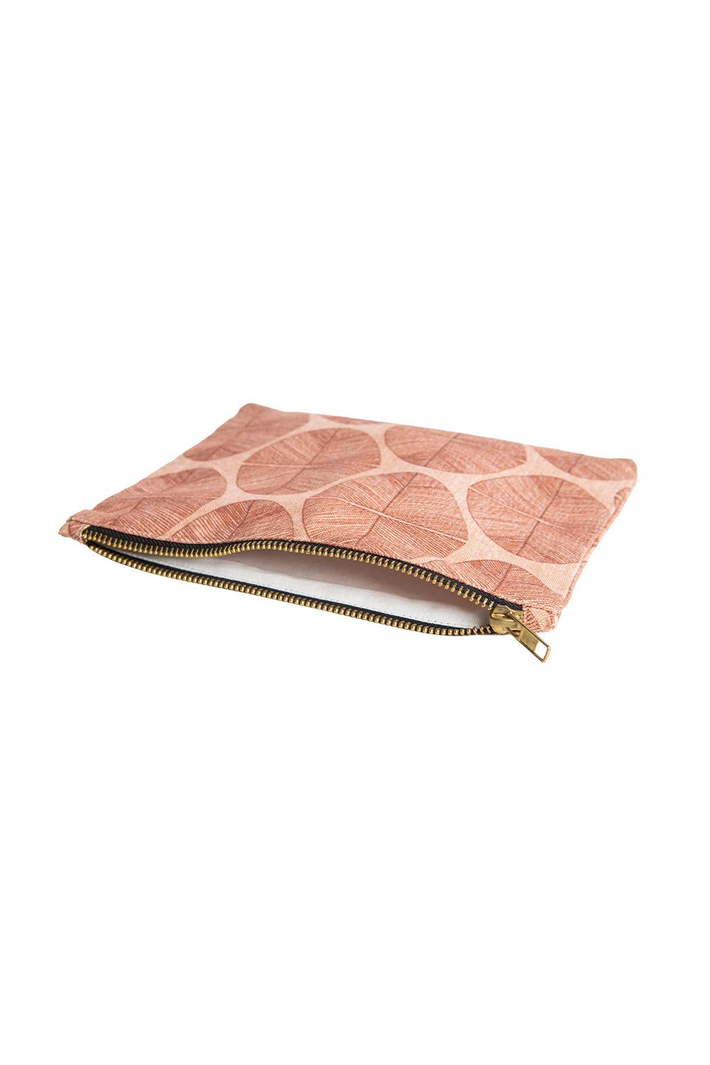 Make-uptasje, open. Bladerenpatroon, ritssluiting. Binnenkant wit. Roze-beige tint.