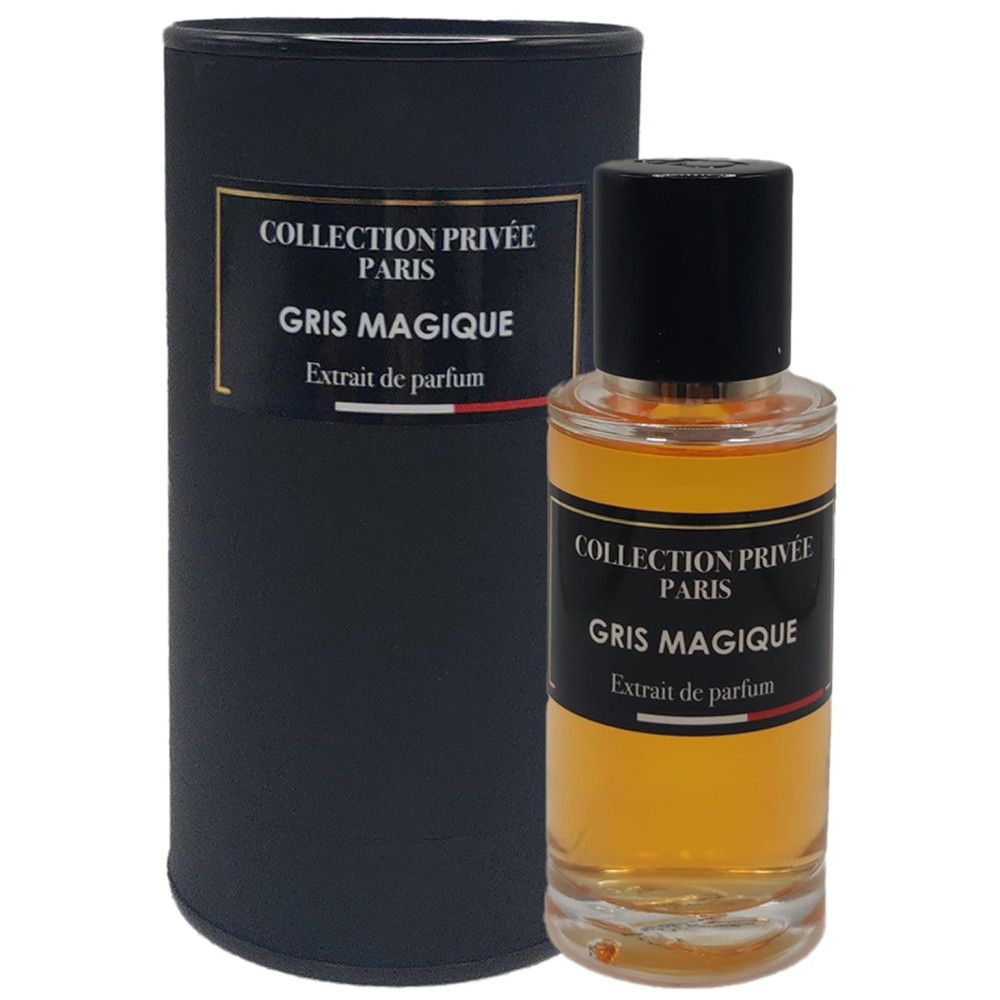 Parfumflesje met zwarte dop en cilindrische verpakking. Opschrift: COLLECTION PRIVÉE PARIS, GRIS MAGIQUE, Extrait de parfum.