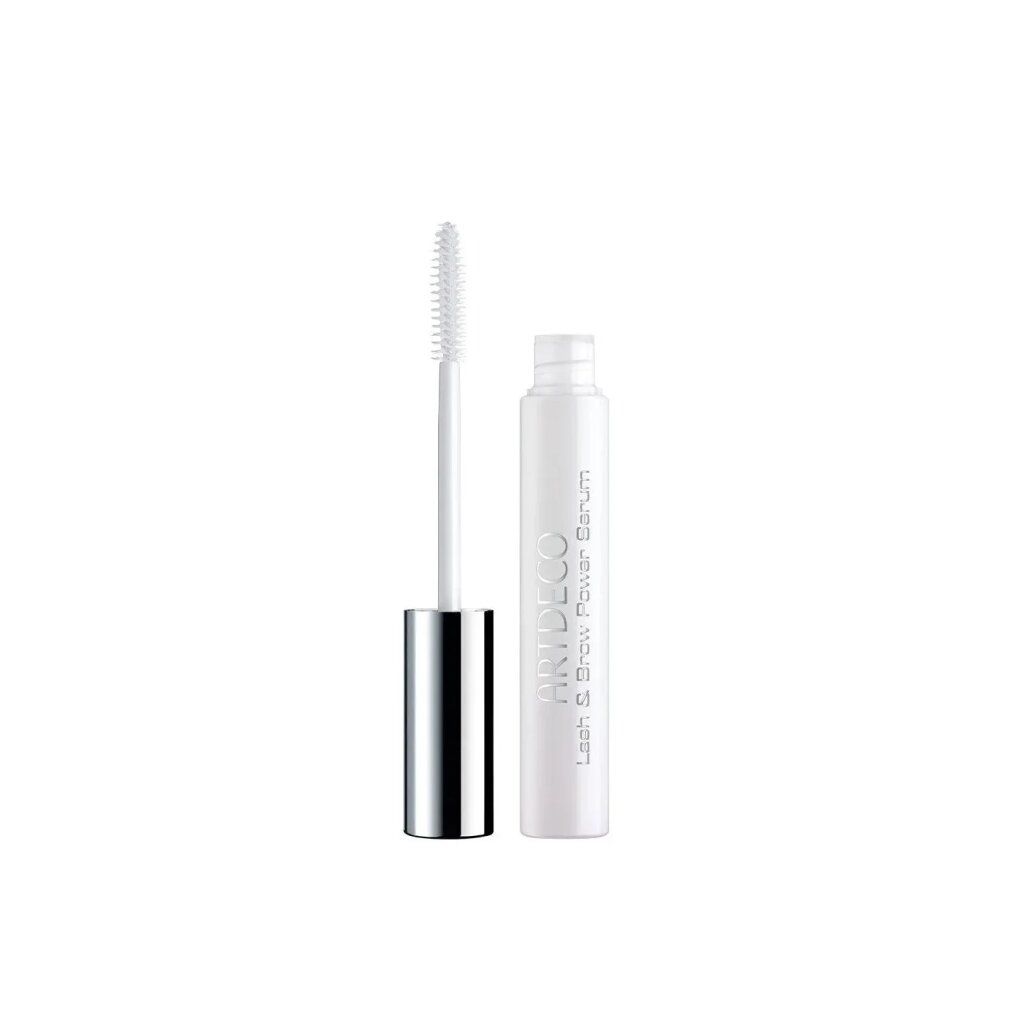 Artdeco Lash & Brow Power Serum : Applicateur blanc avec brosse et manche argenté, à côté d'un tube blanc avec inscription argentée.