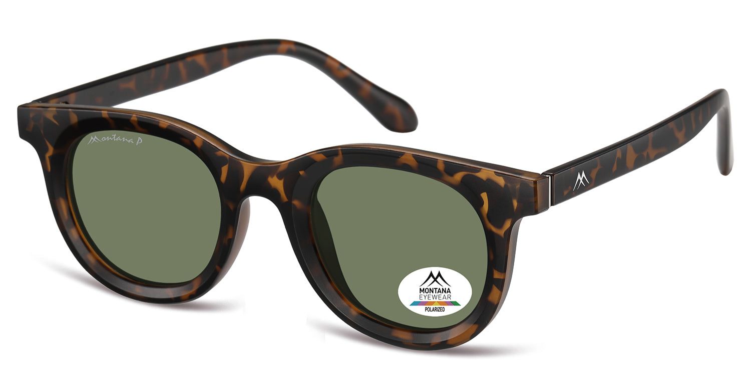 Lunettes de soleil avec monture marron et verres verts. Un autocollant avec le logo et l'inscription "Montana Eyewear Polarized" est apposé sur un verre.
