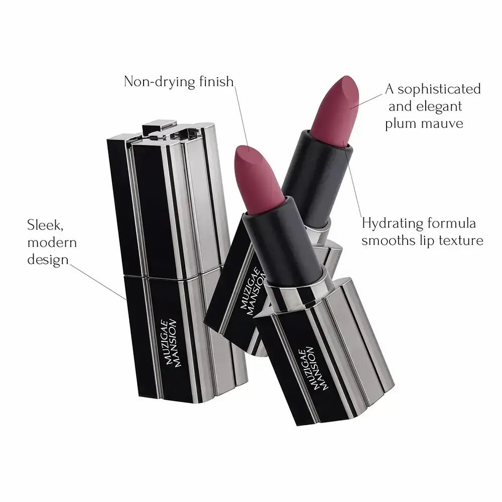 Twee lipsticks met zwarte huls. Opschrift MUZIGAE MANSION. Teksten: 'Non-drying finish', 'Hydrating formula', 'Sleek, modern design'.