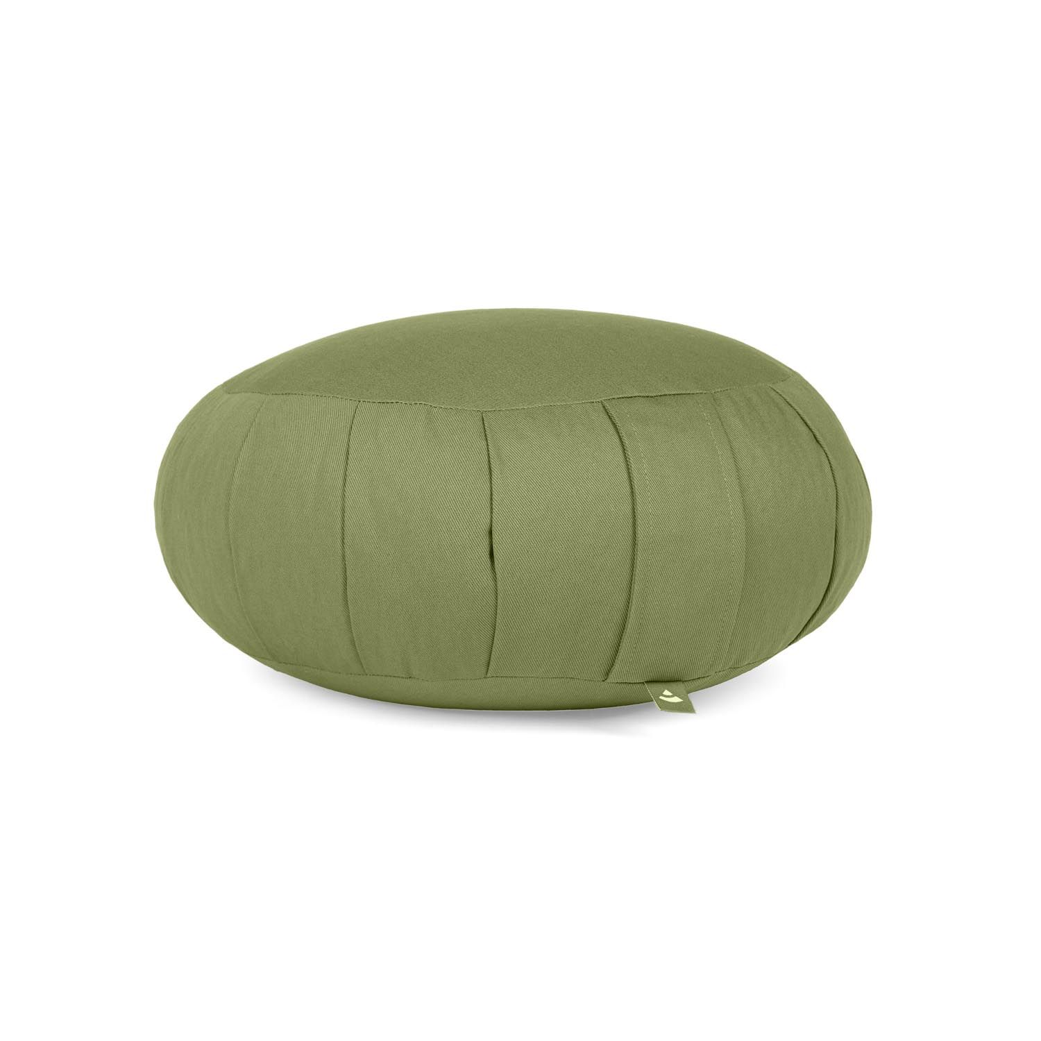Coussin de méditation rond vert olive avec plis. Petite étiquette sur le côté.