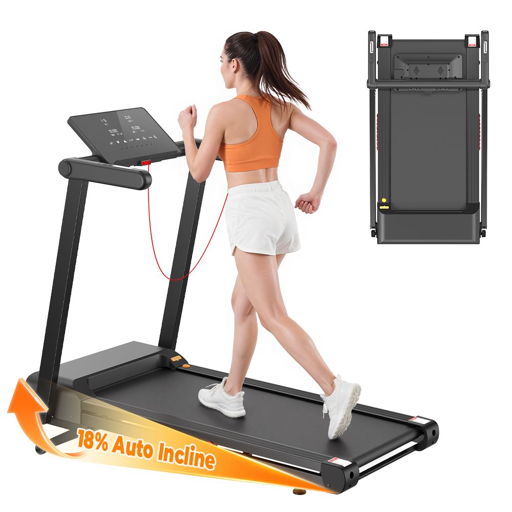 Tapis de course noir pliable avec femme courant. Affichage 18% Auto Incline. Tapis plié en arrière-plan.