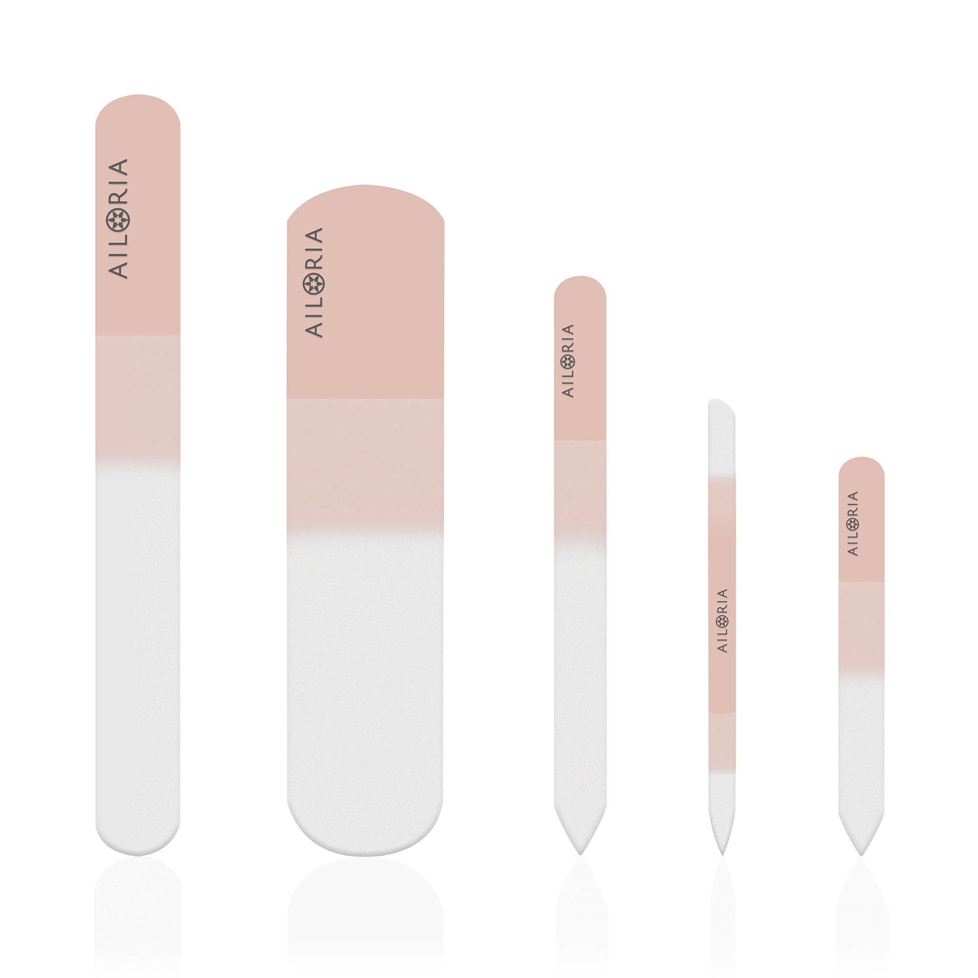 Cinq limes à ongles en verre de différentes tailles et formes. Zones roses et transparentes. Logo AILORIA sur chaque lime.