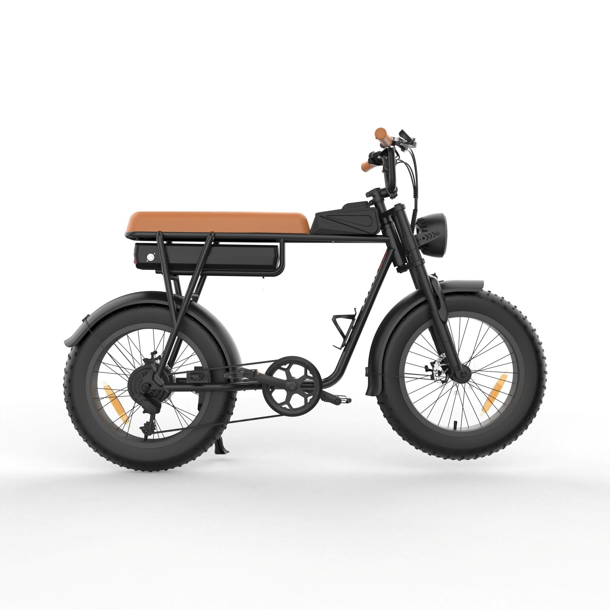Zwarte e-bike met bruin zadel. Zijaanzicht, brede banden. YAMALI FXH-006.