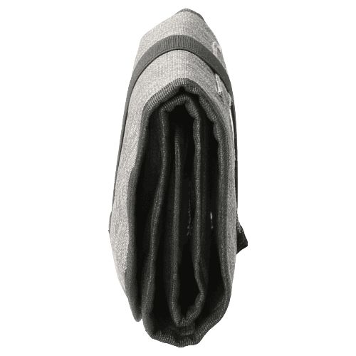 Vue latérale de l'étui à médicaments gris enroulable fermé, montrant la structure des compartiments.
